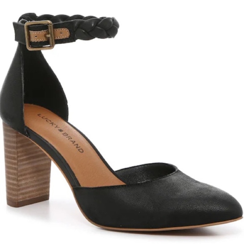 Lucky Brand Black and Tan Heeled Pumps